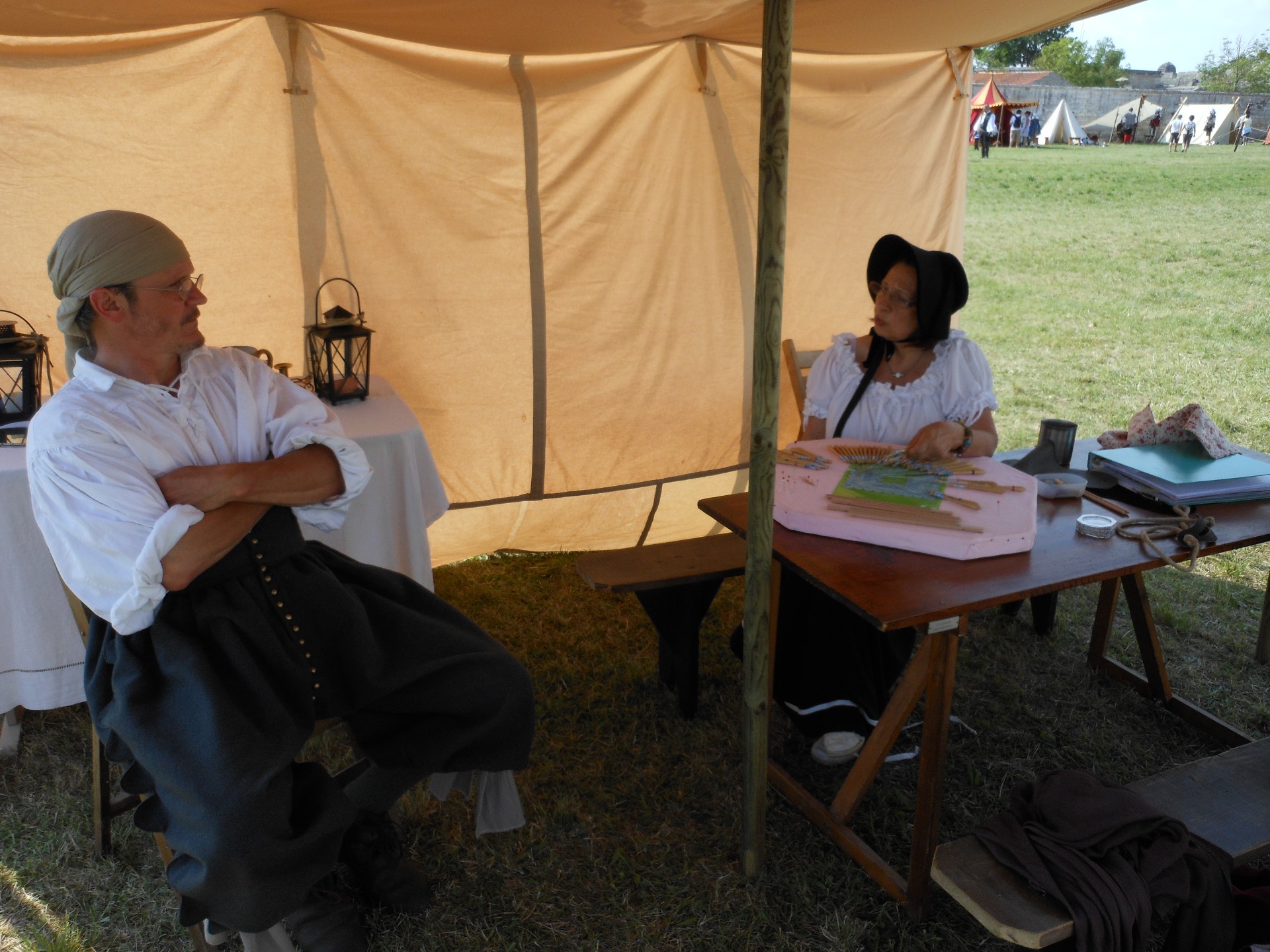 BROUAGE en juin - Eric, Paty et sa Dentelle aux fuseaux