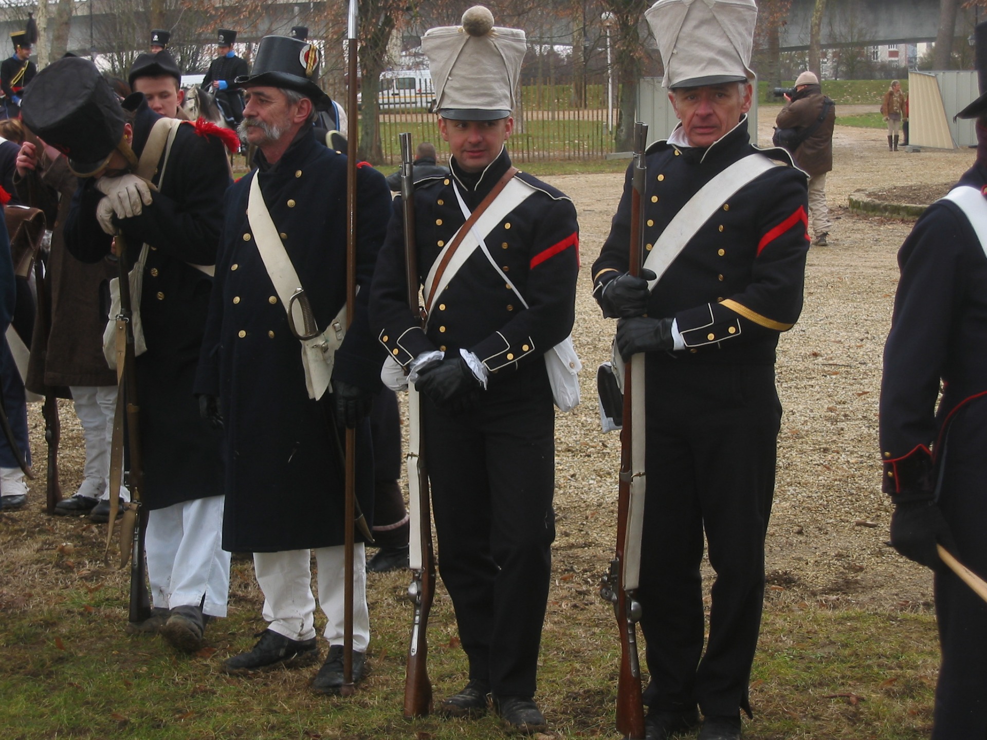 MONTEREAU par un froid glacial , la neige arrive .