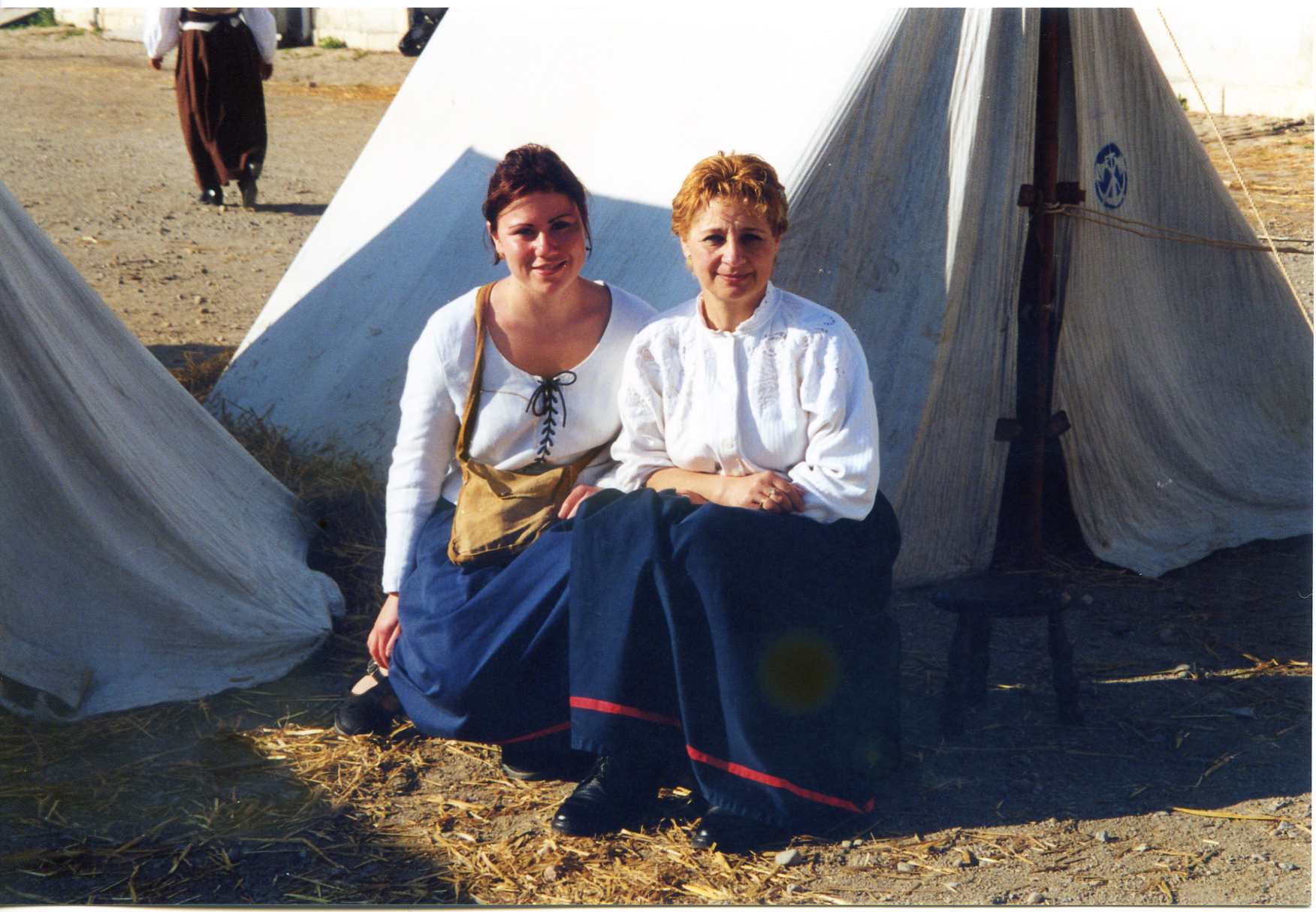 Paty et Delphine en reconstitution à MOULINS.