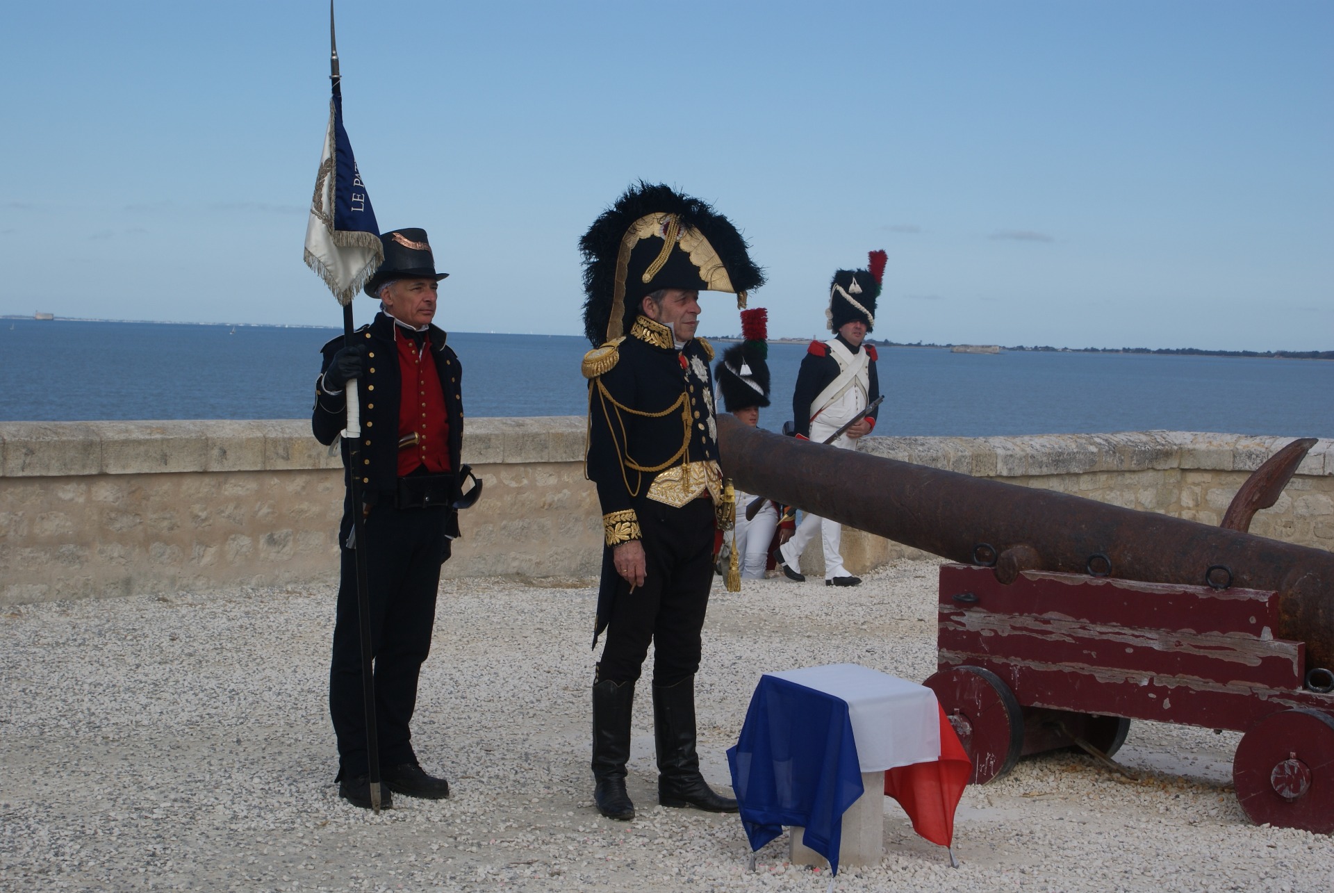 FOURAS , Dominique au côté de Jean-Pierre MIR .